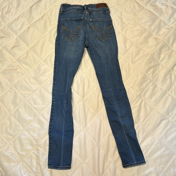 Hollister Jeans - Picture 2 of 2